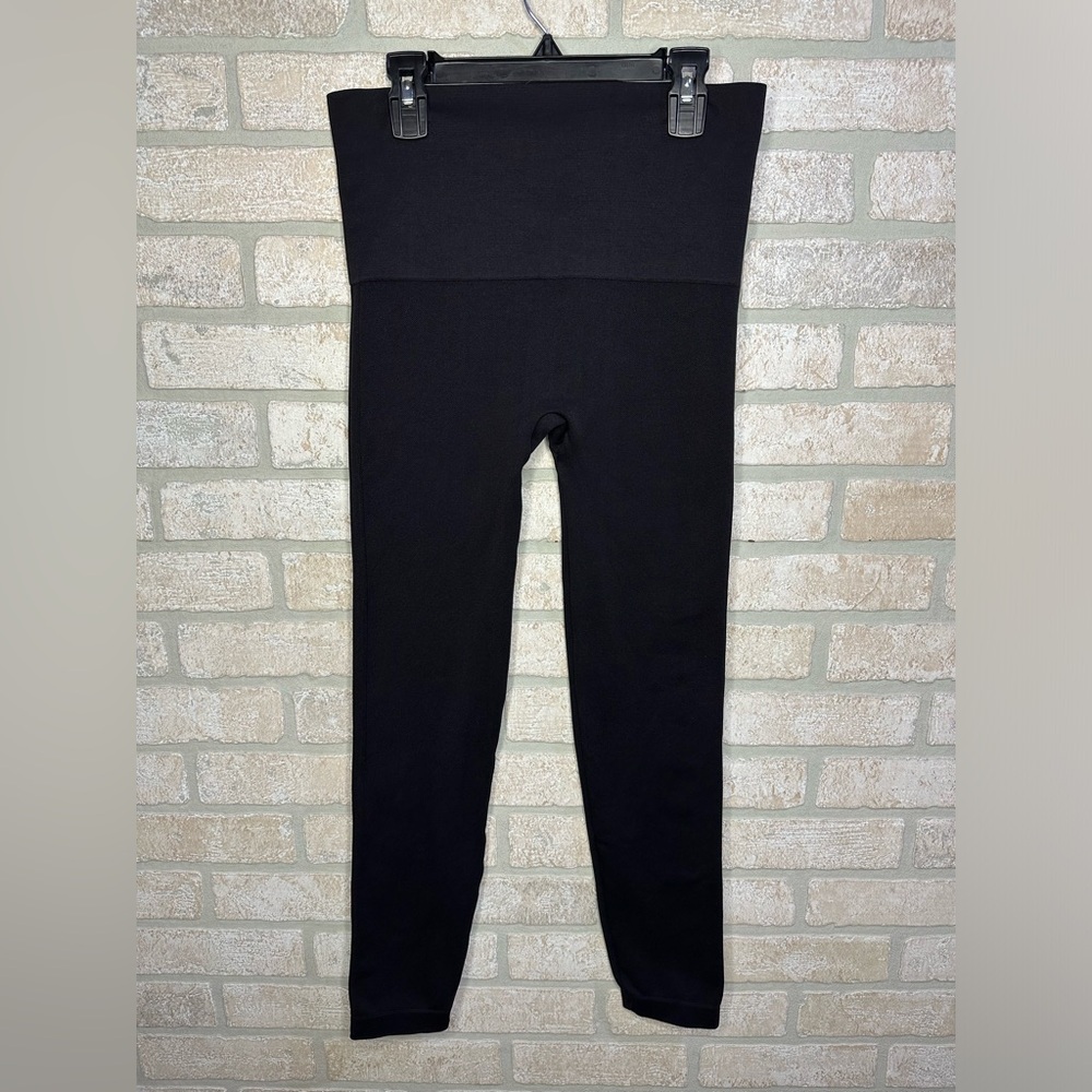 SPANX Seamless High Rise 25” leggings Black Size Large -0274